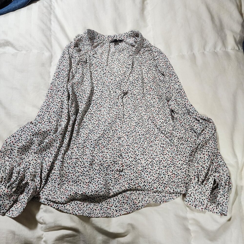 Colored Prokadot RW & Co long sleeve blouse with built in tie